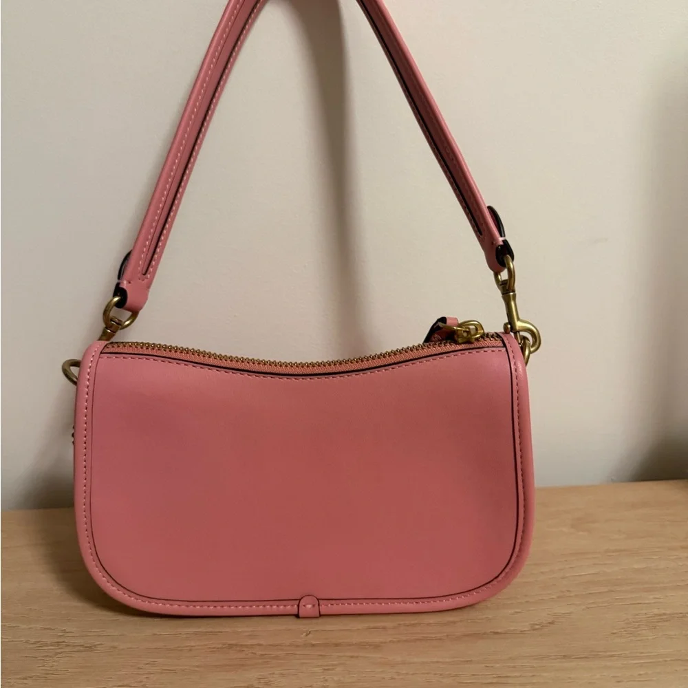 Candy Pink Coach swinger bag 20 - Picture 4 of 8